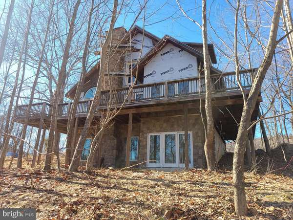 201 SHAWNEE HILL DR, Old Fields, WV 26845