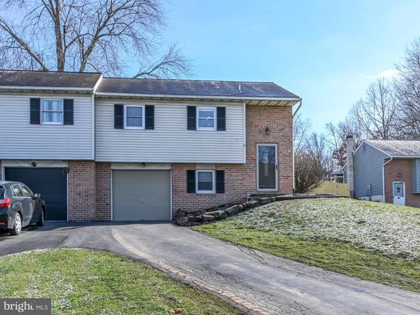 6 SYCAMORE CIR, Stevens, PA 17578