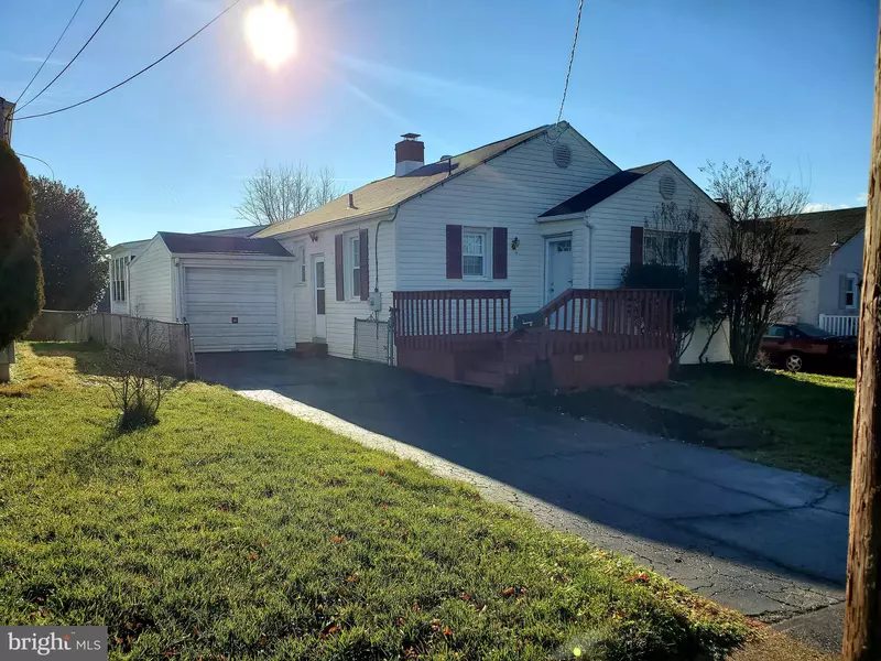 2406 MCKINLEY AVE, Claymont, DE 19703