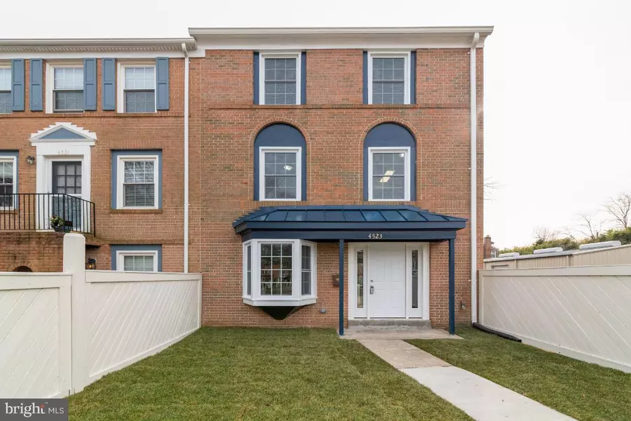 4523 SQUIREDALE SQ, Alexandria, VA 22309