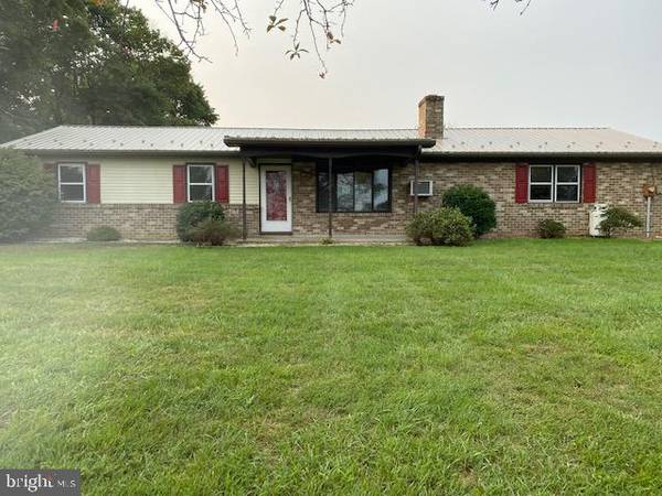 6 BROAD ST, Shippensburg, PA 17257