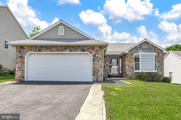 626 BLOSSOM HILL LN, Dallastown, PA 17313