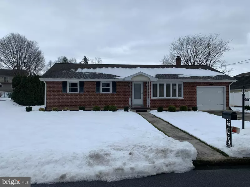 1114 E MAPLE ST, Palmyra, PA 17078