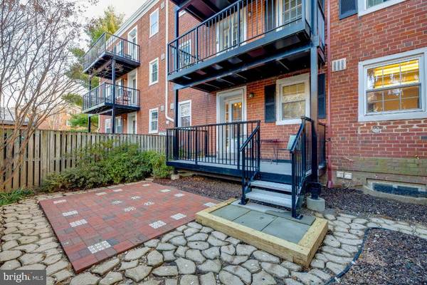 3035 S BUCHANAN ST #A1, Arlington, VA 22206