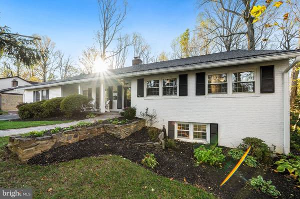 3304 SLEEPY HOLLOW RD, Falls Church, VA 22044