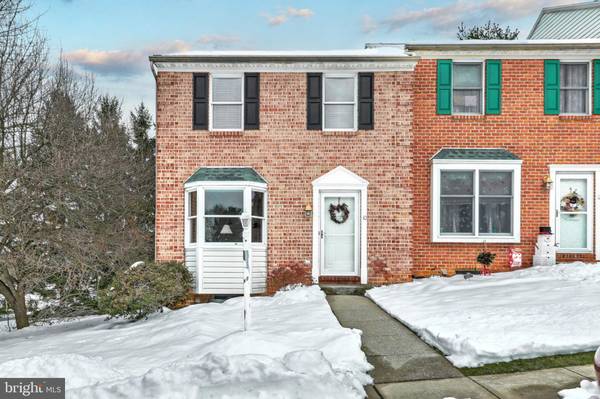 10 HUNTERS RUN CT, Red Lion, PA 17356