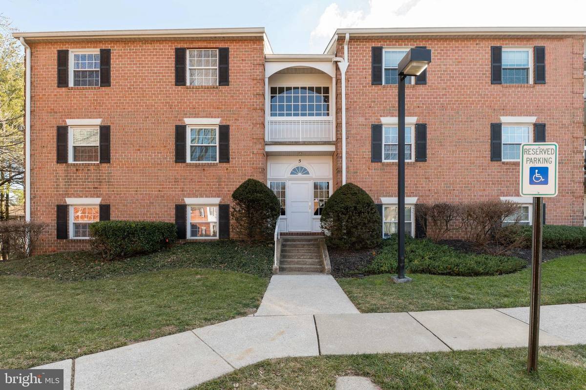 Lutherville Timonium, MD 21093,5 GURTEEN CT #101