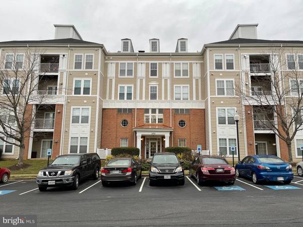 100 WATKINS POND BLVD #2-204, Rockville, MD 20850