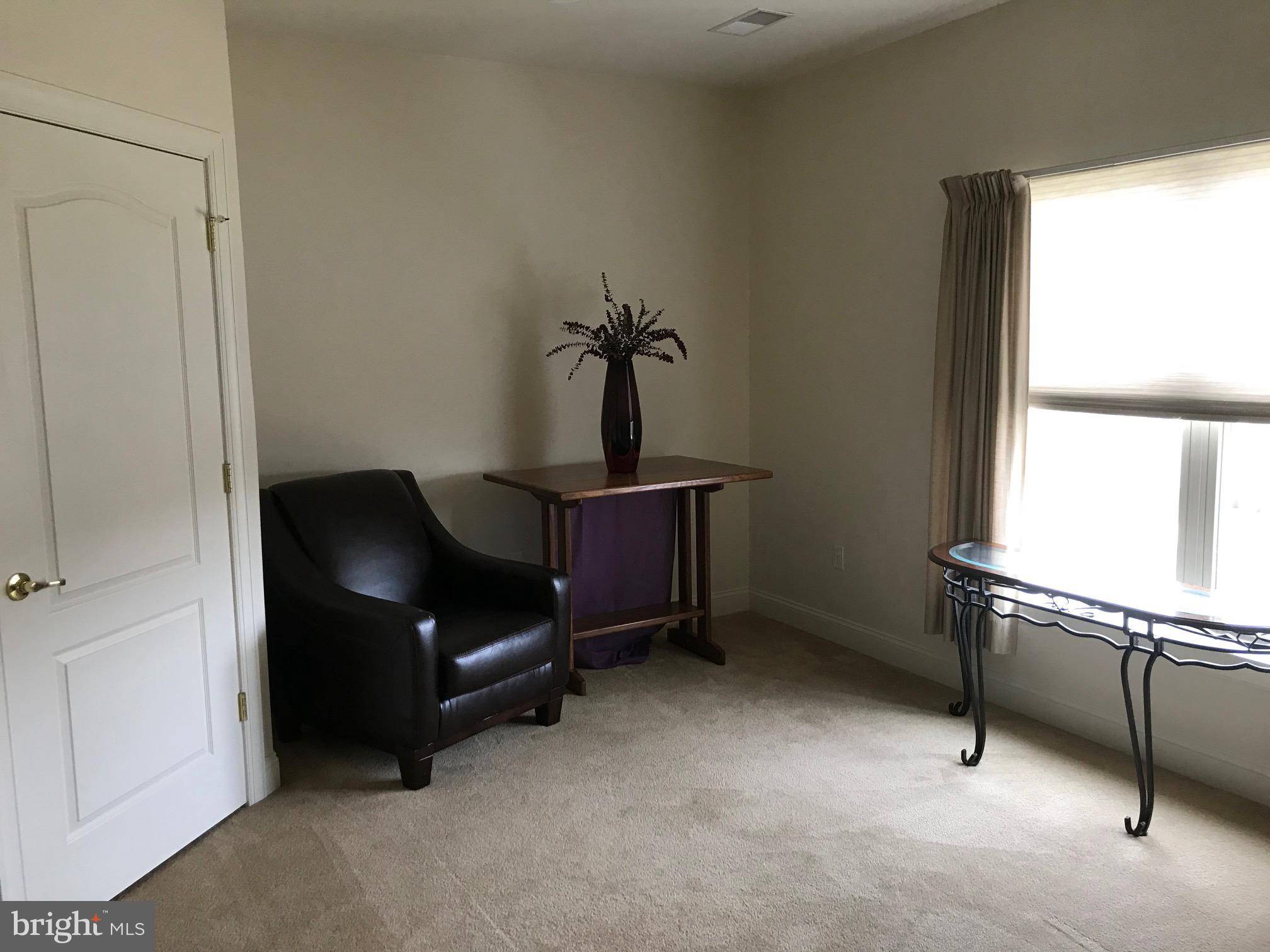 Newark, DE 19713,1000-UNIT FOUNTAINVIEW CIR #402