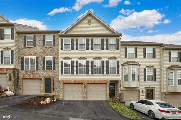 2705 STEEPLE CHASE DR, York, PA 17402