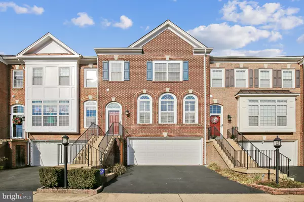 5724 GOVERNORS POND CIR, Alexandria, VA 22310