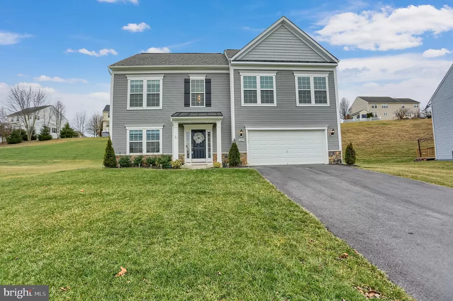 1229 THISTLEDOWN DR, Chambersburg, PA 17202