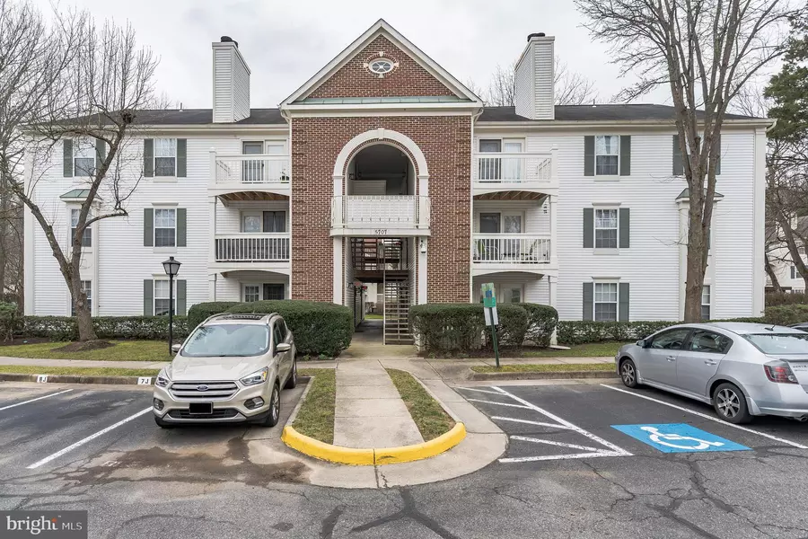 5707 OLDE MILL CT #111, Alexandria, VA 22309