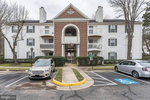 5707 OLDE MILL CT #111, Alexandria, VA 22309