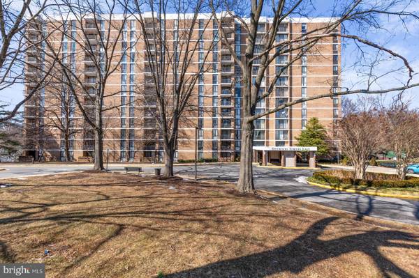 2311 PIMMIT DR #510, Falls Church, VA 22043