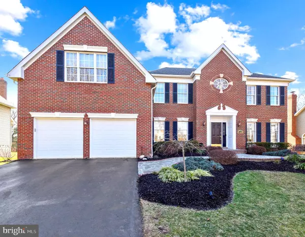 12803 SHADOW OAK LN, Fairfax, VA 22033