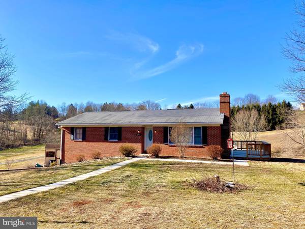 159 HULL DR, Berkeley Springs, WV 25411