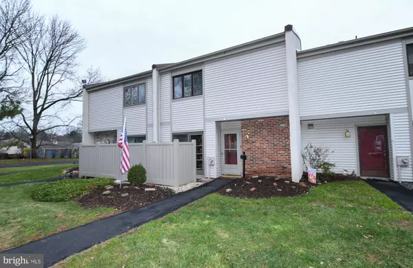 41 TWIN BROOKS DR #41F, Willow Grove, PA 19090