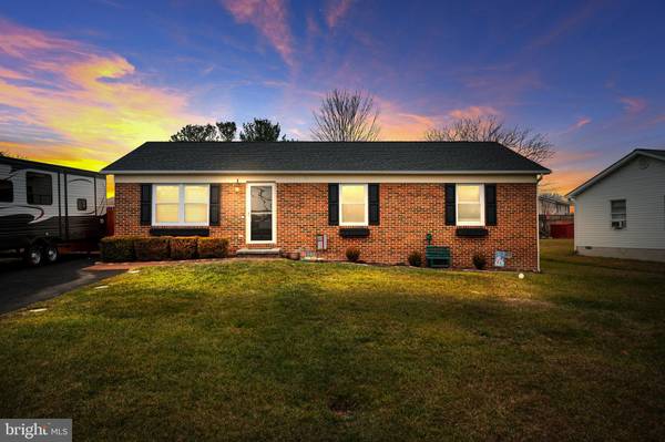 313 HACKBERRY DR, Stephens City, VA 22655