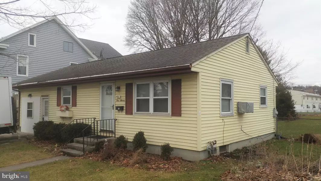 411 E MAPLE ST, Annville, PA 17003