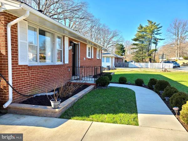 3807 HEMLOCK PL, Temple Hills, MD 20748