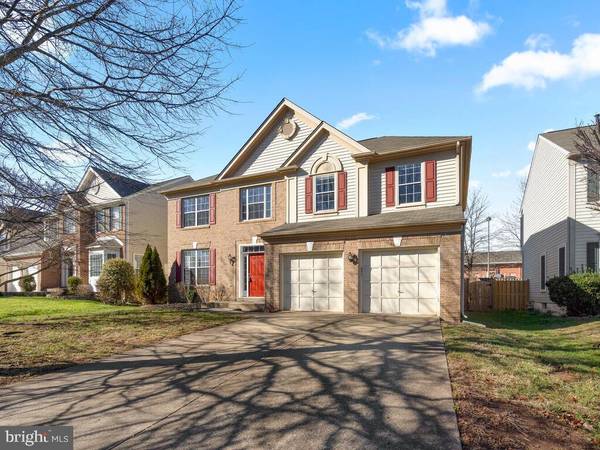 5564 VILLAGE CENTER DR, Centreville, VA 20120