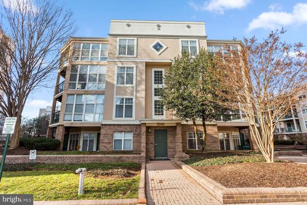 5565 SEMINARY RD #112, Falls Church, VA 22041