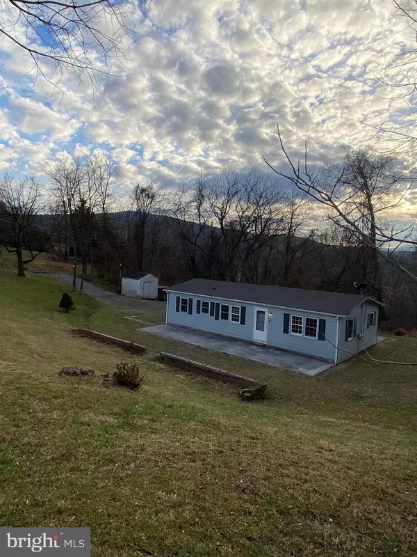 20 APPLE ORCHARD DR, Linden, VA 22642