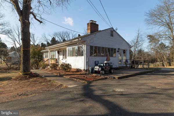 8316 ROLLING RD, Manassas, VA 20110