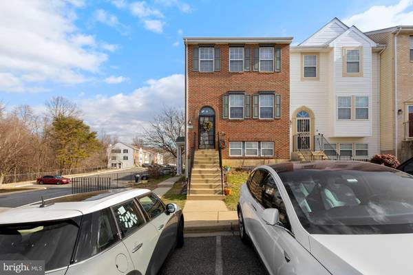 Suitland, MD 20746,4104 APPLE ORCHARD CT #2