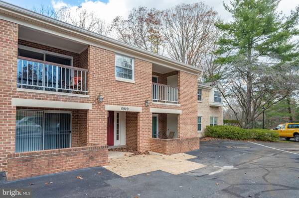 5920 COVE LANDING RD #304, Burke, VA 22015