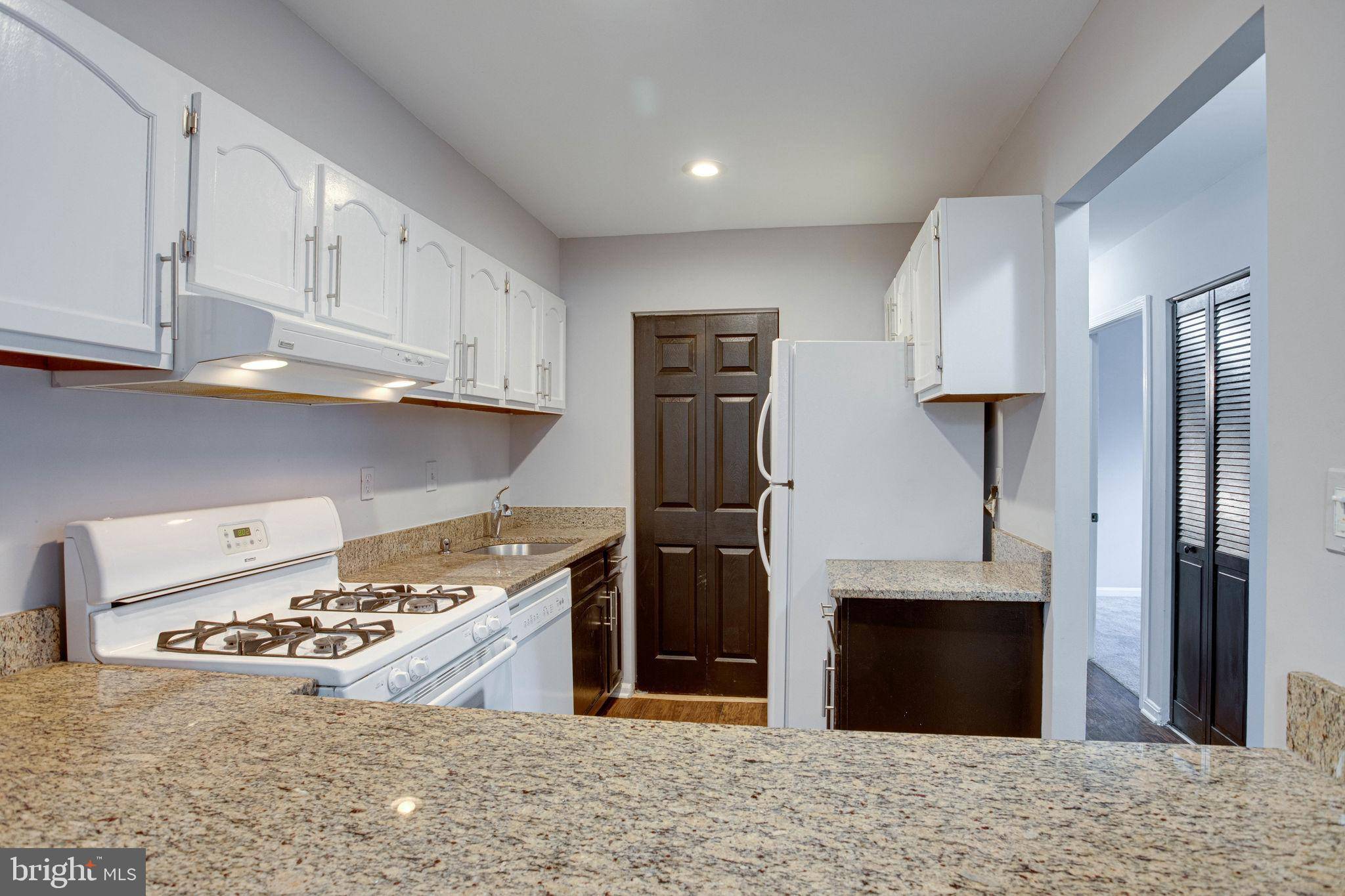 Burke, VA 22015,5920 COVE LANDING RD #304