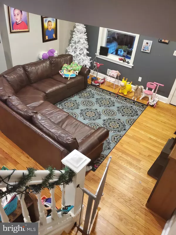 14 S 2ND ST, Darby, PA 19023