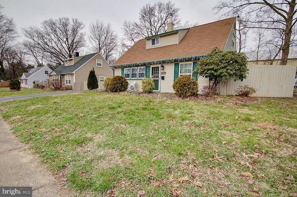 808 RENNARD LN, Morrisville, PA 19067