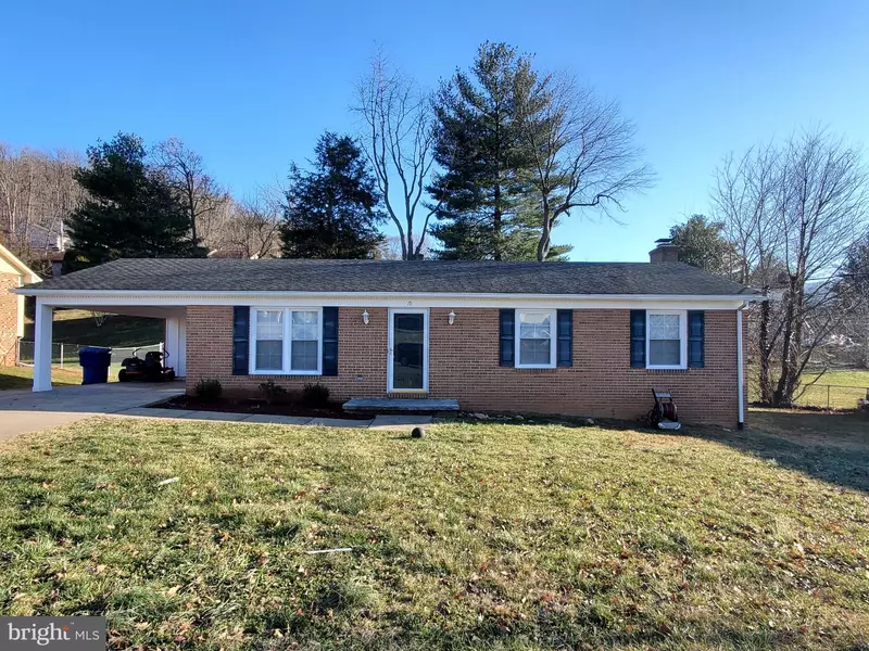 15 PORTSMOUTH RD, Front Royal, VA 22630