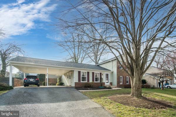 Annandale, VA 22003,7407 BEVERLY MANOR DR