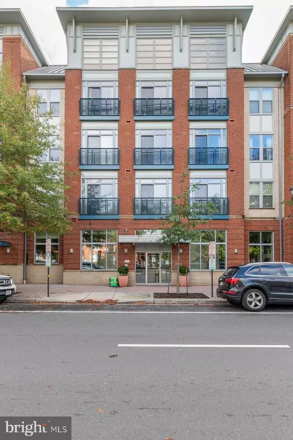 Arlington, VA 22201,1800 WILSON BLVD #328