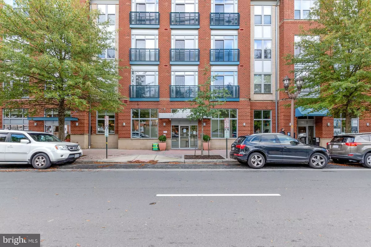 Arlington, VA 22201,1800 WILSON BLVD #328