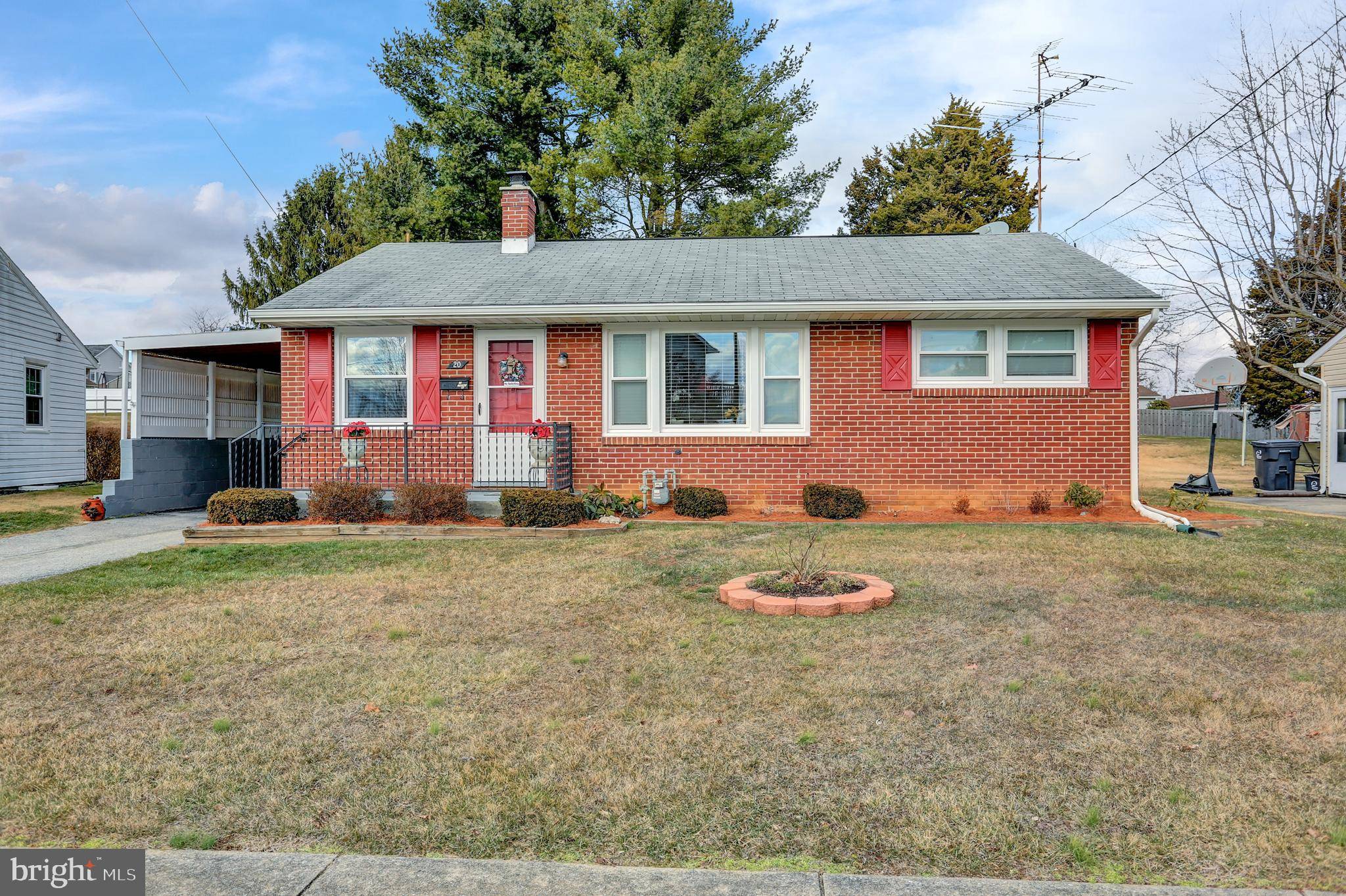 20 LINCOLN DR, Hanover, PA 17331