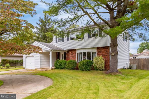 3 HYANNIS AVE, Blackwood, NJ 08012