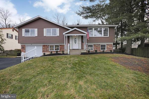 820 UPTON WAY, Somerdale, NJ 08083