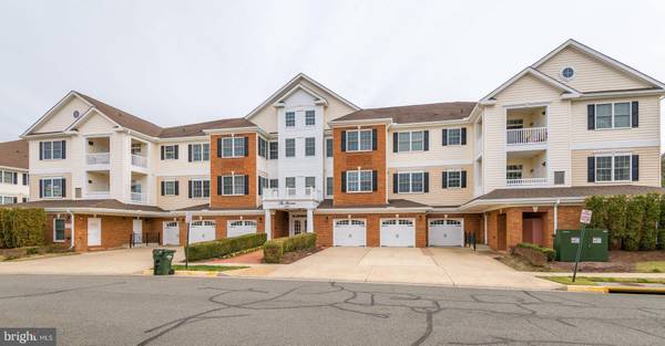 15231 ROYAL CREST DR #206, Haymarket, VA 20169