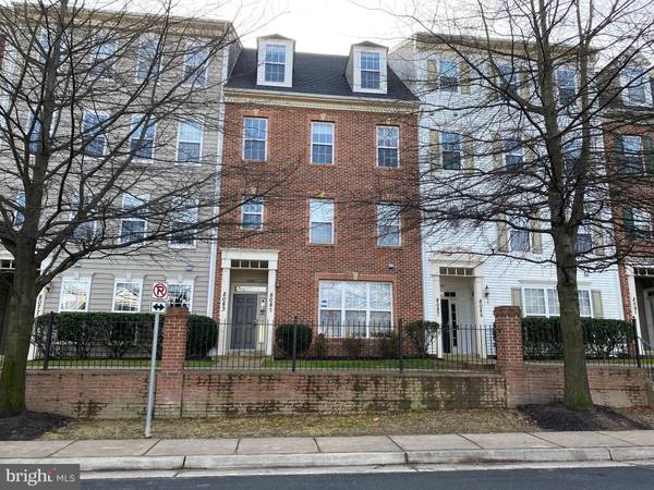 8083 GATEHOUSE RD #26, Falls Church, VA 22042