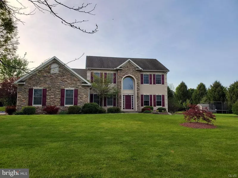 3836 BUCK HILL CIR, Schnecksville, PA 18078