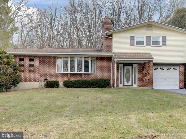 693 STALLION DR, Auburn, PA 17922