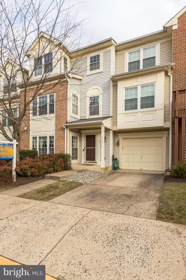 Fairfax, VA 22030,4333 RUNABOUT LN #174