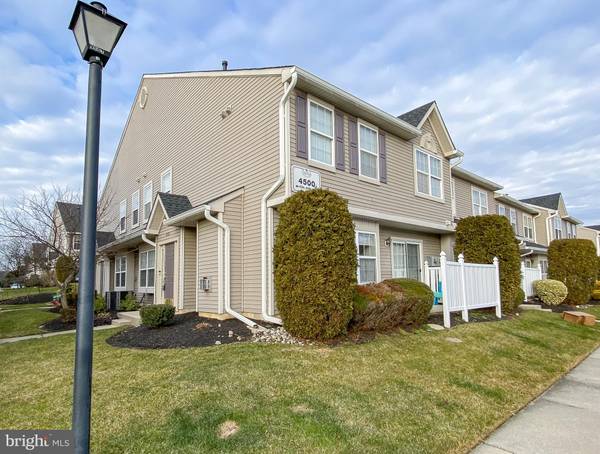 4501 GRENWICH LN, Mount Laurel, NJ 08054