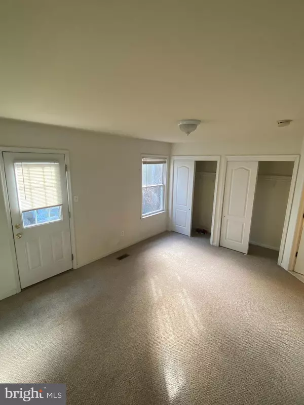 Philadelphia, PA 19128,301 SHURS LN