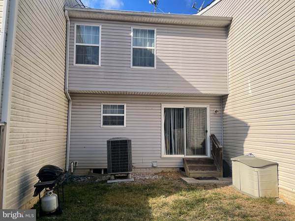 Martinsburg, WV 25405,21 SNEAD