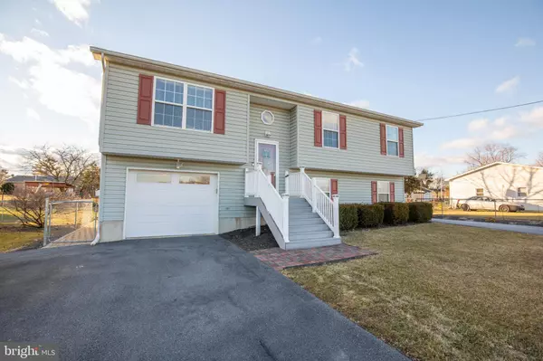 210 PICTURE MOUNTAIN DR, Martinsburg, WV 25404